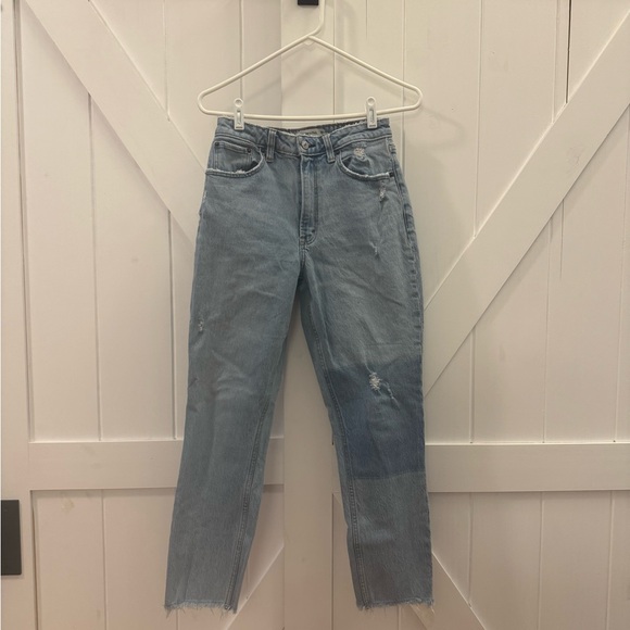 Abercrombie & Fitch The Mom High Rise Curve Love Jeans - Picture 2 of 5